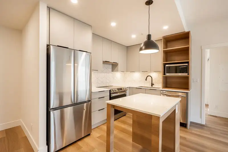 304 10778 138 STREET - photo 3 of 30