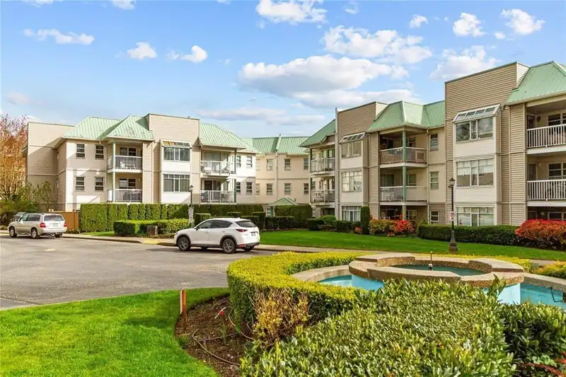 313 9763 140 STREET - photo 1 of 14