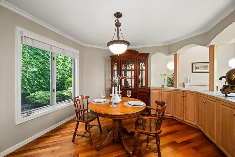 12334 56 AVENUE - photo 3 of 25