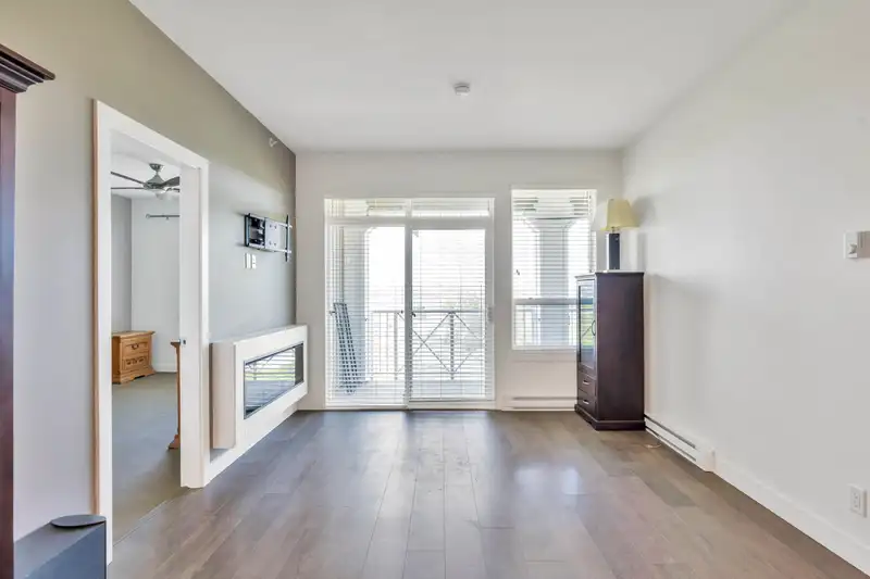 504 16380 64 AVENUE - photo 4 of 39