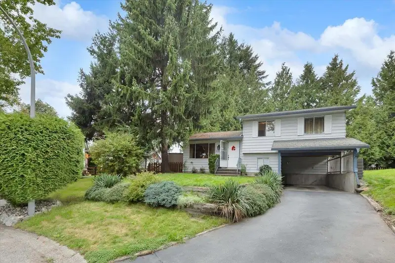 6362 183 STREET - photo 1 of 25