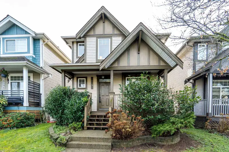 18592 67 AVENUE - photo 3 of 40