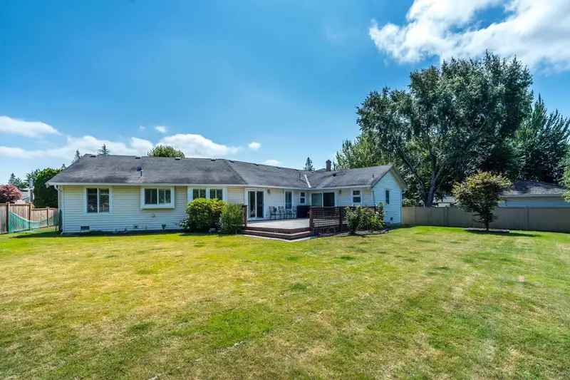 15475 KILMORE COURT - photo 4 of 39