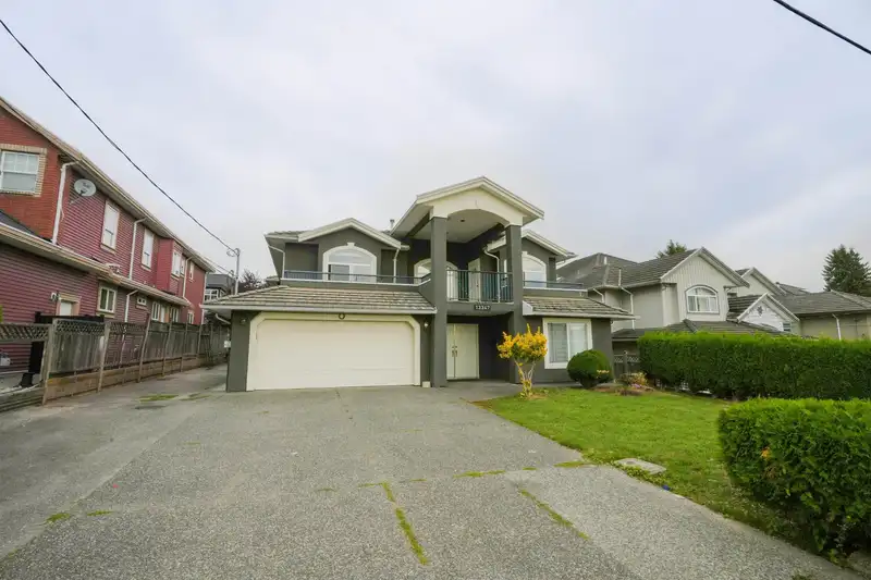 13347 89 AVENUE - photo 1 of 32