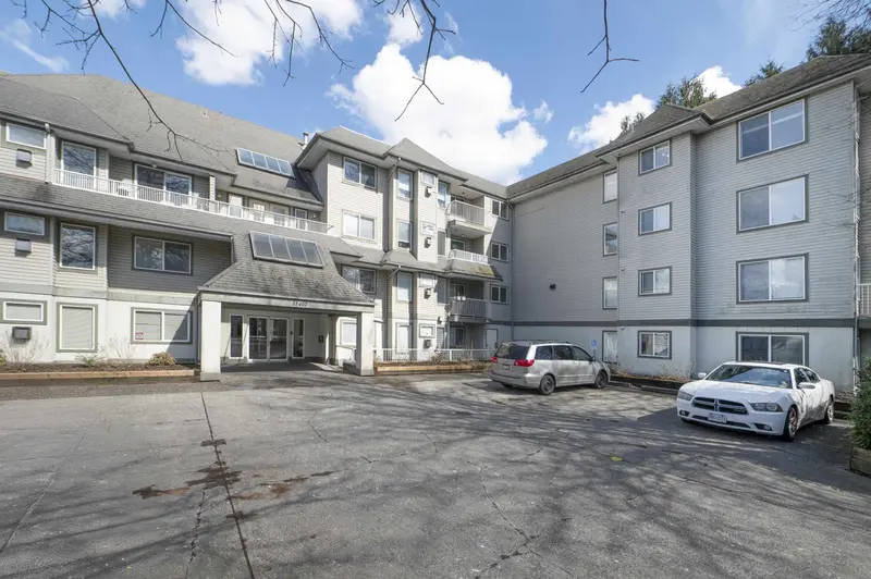 407 33407 TESSARO CRESCENT - photo 2 of 25