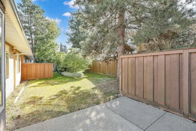 177 15501 89A AVENUE - photo 4 of 27