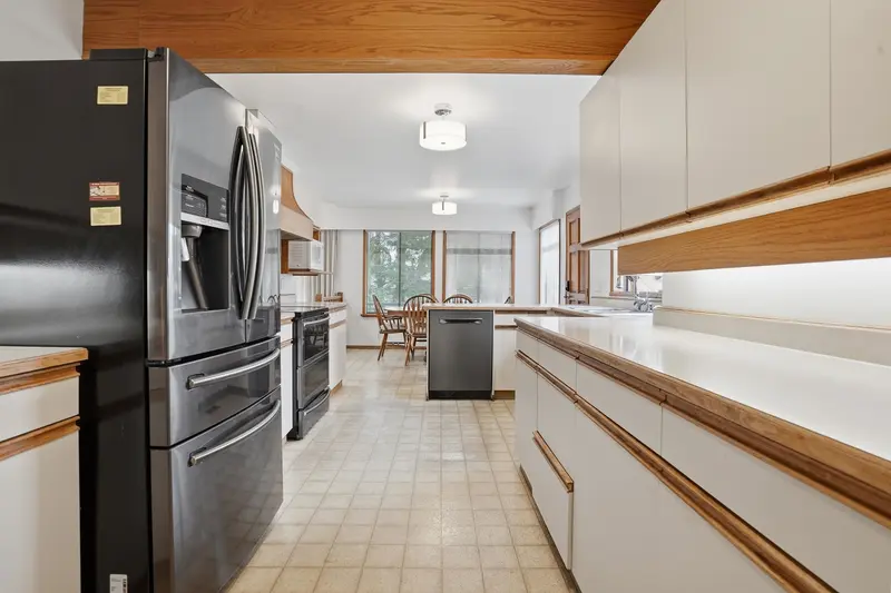 2030 JORDAN DRIVE - photo 3 of 25