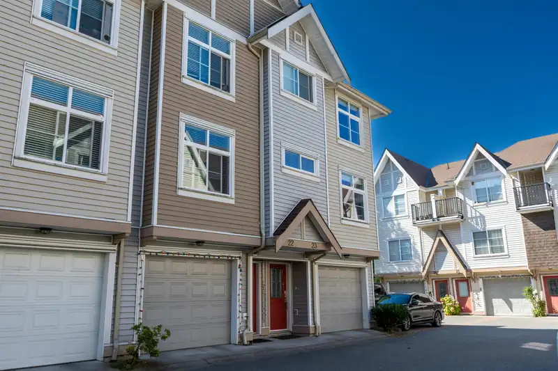 23 9405 121 STREET - photo 4 of 20