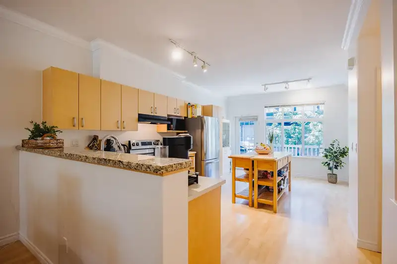 50 18839 69 AVENUE - photo 2 of 39
