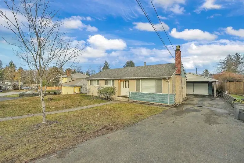 11070 WREN CRESCENT - photo 2 of 29