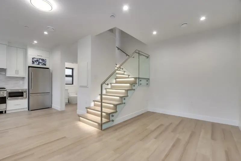 1 4257 KNIGHT STREET - photo 3 of 21