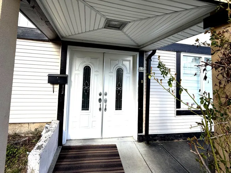 13443 91 AVENUE - photo 2 of 14