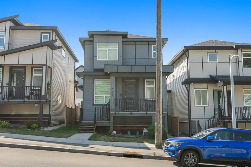 6253 148 STREET - photo 2 of 36