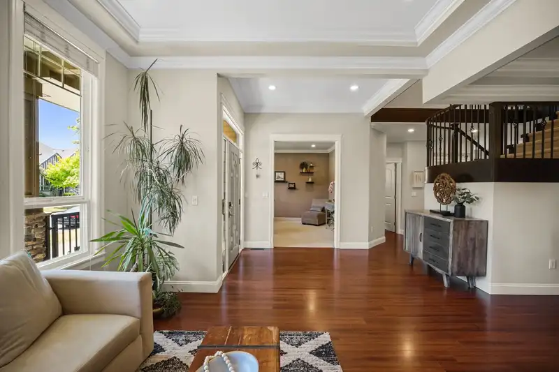 19375 73 AVENUE - photo 4 of 40