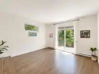 94 8168 136A STREET - thumbnail 5