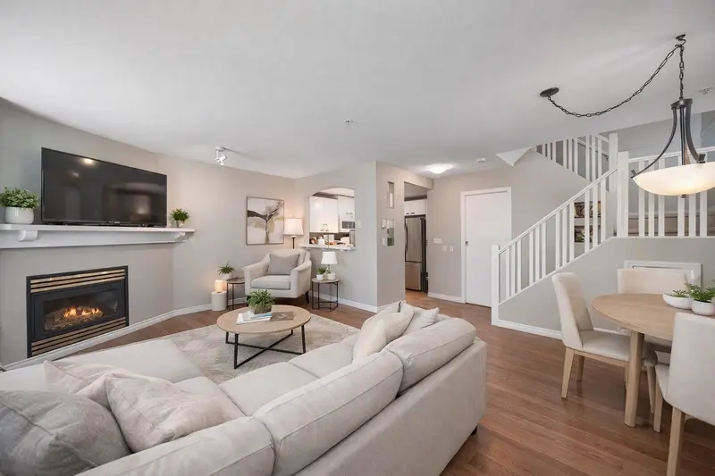 15 1015 LYNN VALLEY ROAD - photo 2 of 14