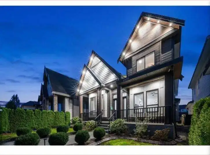 6637 121A STREET - photo 1 of 25