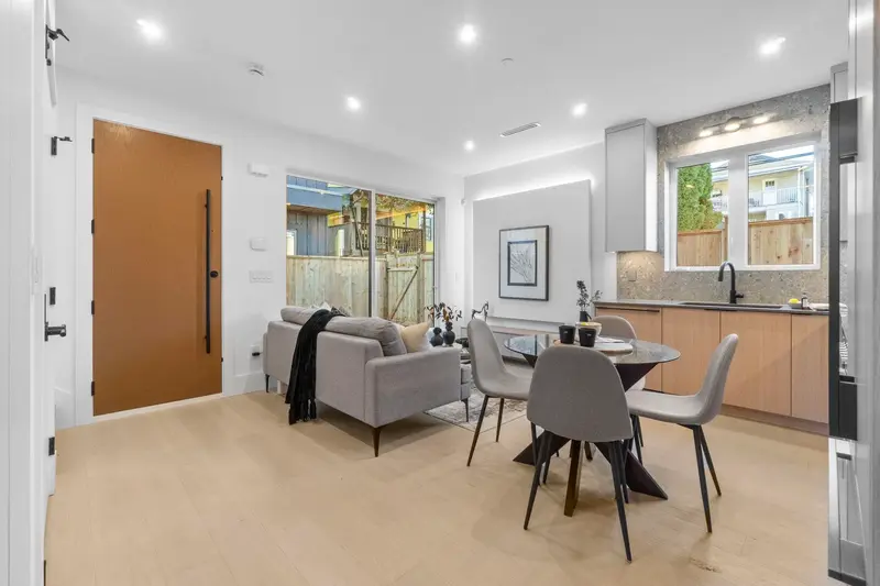 1947 E 13TH AVENUE - photo 4 of 17