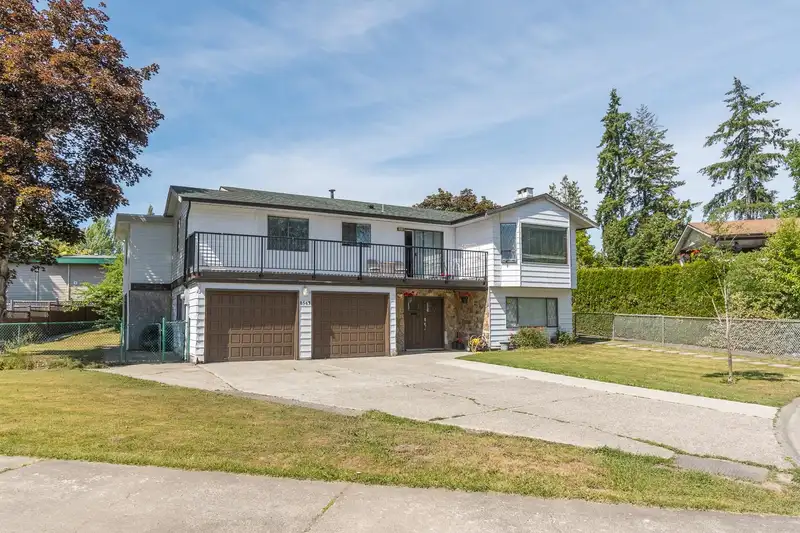 8563 145 STREET - photo 3 of 39