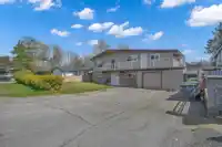 9488 127A STREET - thumbnail 2