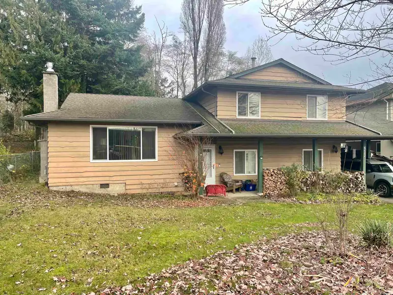 6682 148 STREET - photo 2 of 11