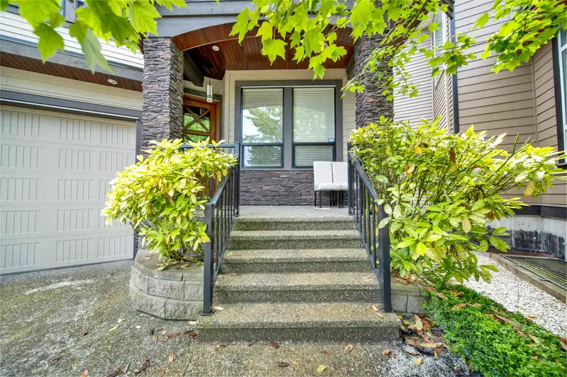 5906 139 STREET - photo 4 of 37