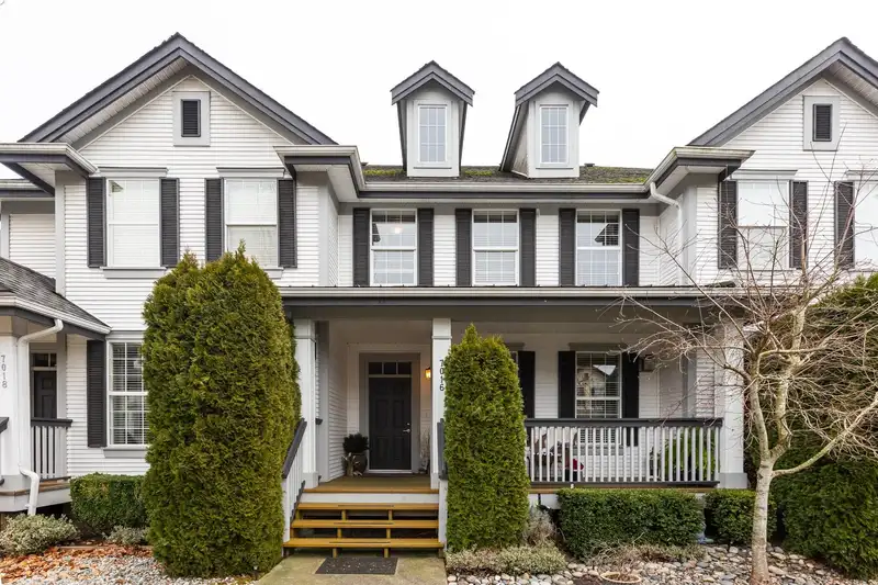 7016 179A SURREY STREET - photo 1 of 40