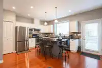 7016 179A SURREY STREET - thumbnail 7