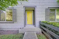86 8168 136A STREET - thumbnail 32