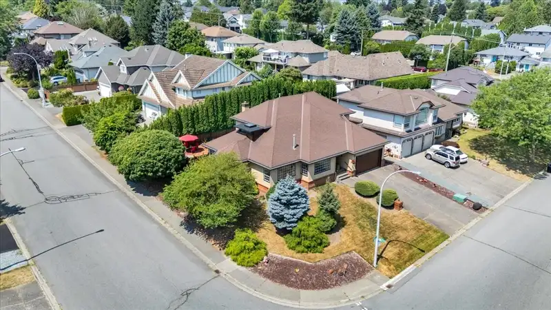 5955 189A STREET - photo 3 of 40