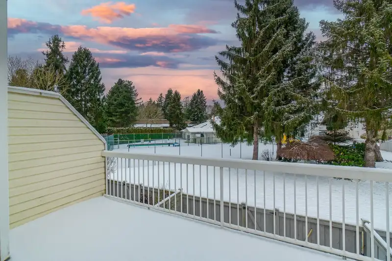 2 13945 70 AVENUE - photo 3 of 30