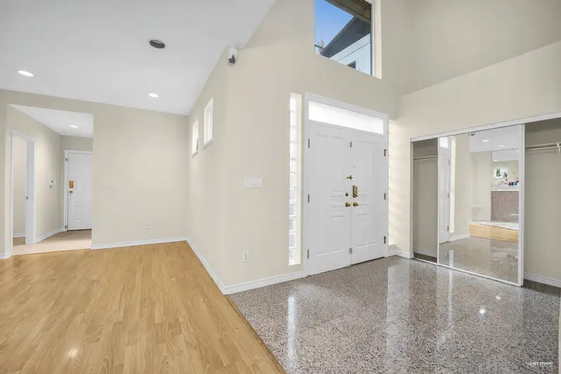 6780 COMSTOCK ROAD - photo 4 of 25