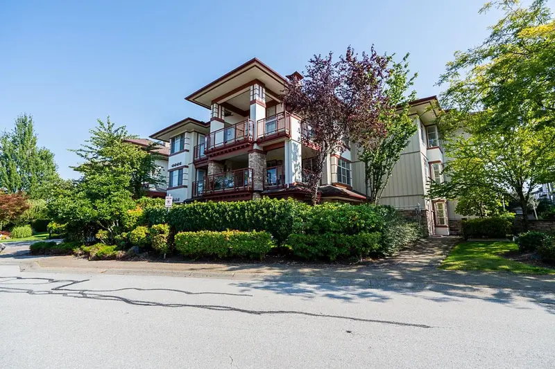 204 16469 64 AVENUE - photo 3 of 25