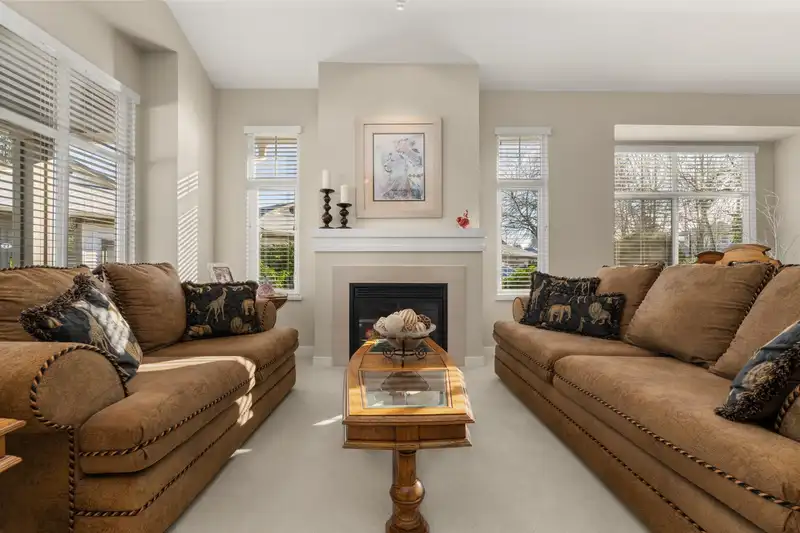 43 15188 62A AVENUE - photo 2 of 40