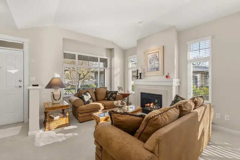 43 15188 62A AVENUE - photo 4 of 40