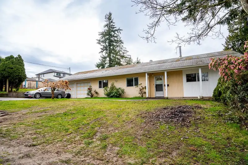 11397 141A STREET - photo 3 of 35