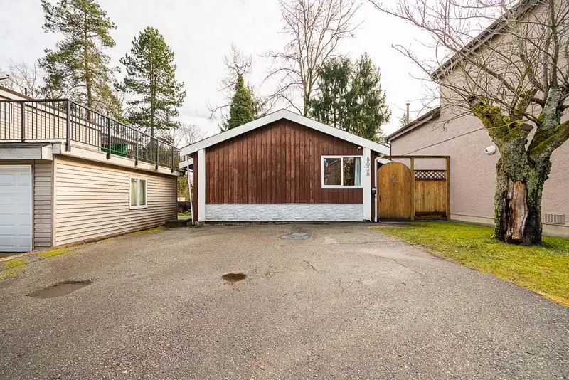 8038 139B STREET STREET - photo 4 of 28