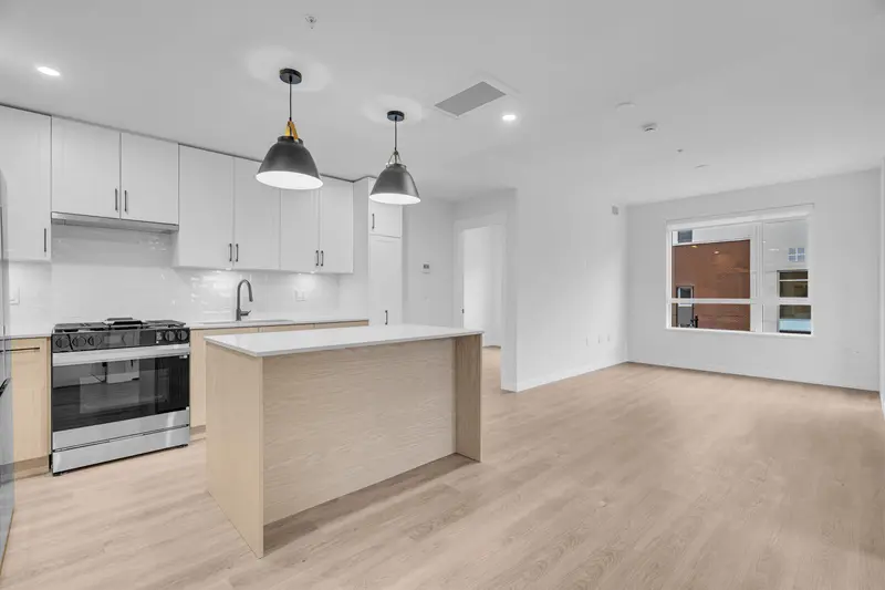 412 27249 ALDERGROVE TOWN CENTRE DRIVE - photo 2 of 14