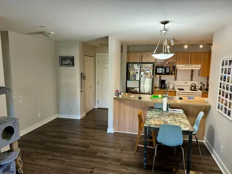 206 19388 65 AVENUE - photo 4 of 12