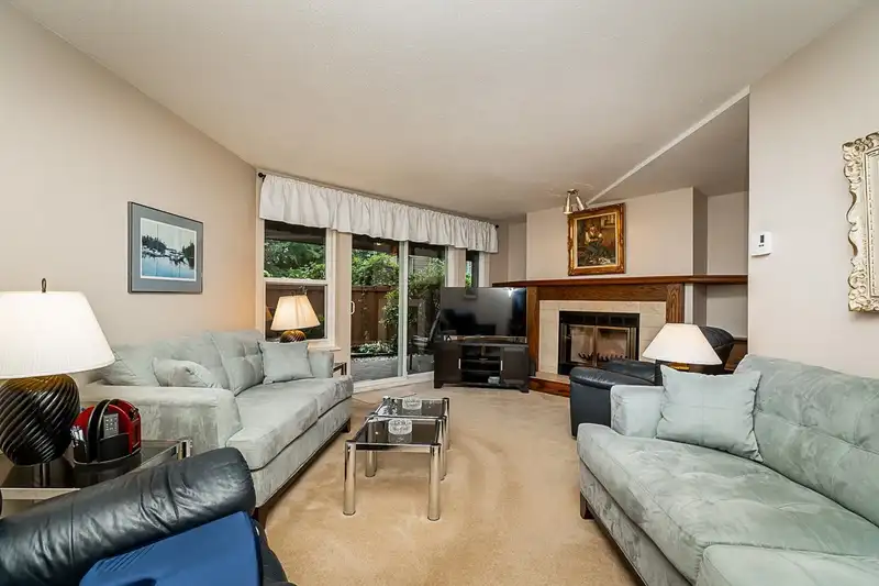 103 13882 102 AVENUE - photo 3 of 39