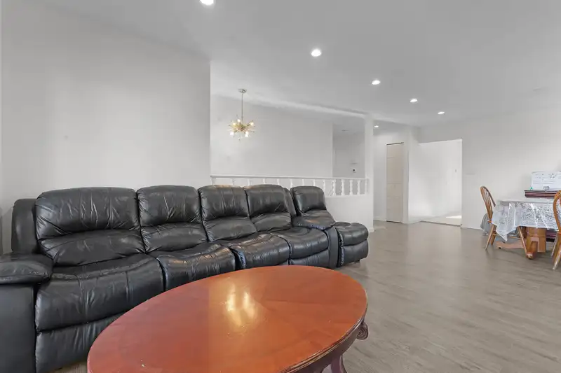 7991 138A STREET - photo 4 of 26