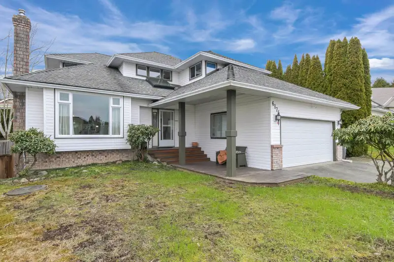 6175 191 STREET - photo 3 of 32