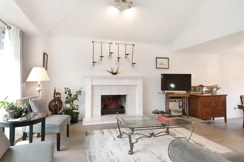 6175 191 STREET - photo 4 of 32