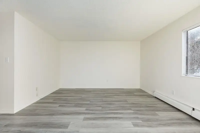 215 830 E 7TH AVENUE - photo 4 of 23