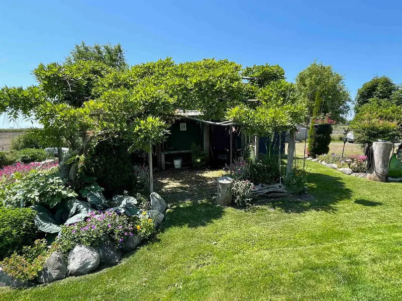 8640 LADNER TRUNK ROAD - photo 4 of 11