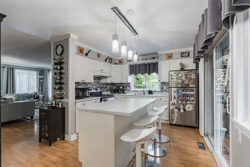 7063 129A STREET - photo 3 of 11
