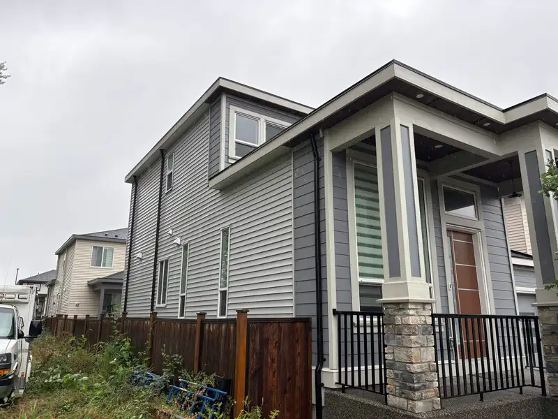 5901 141 STREET - photo 2 of 17