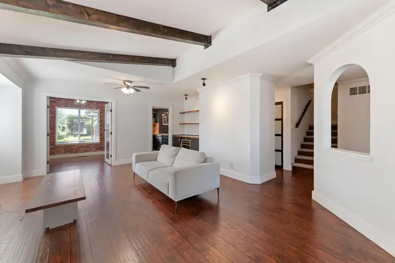 178 15501 89A AVENUE - photo 4 of 36