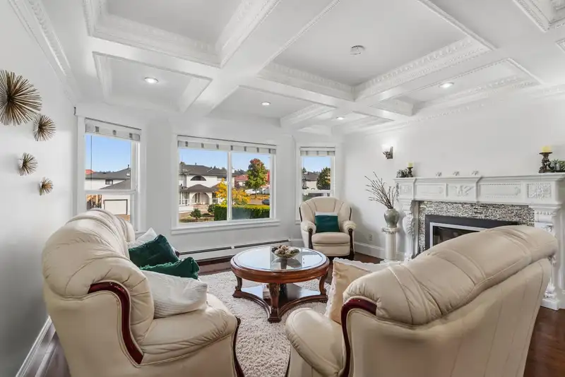 14120 88A AVENUE - photo 3 of 32