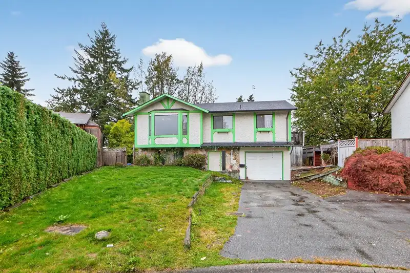 7253 140A STREET - photo 1 of 25